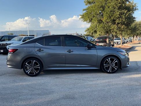 Used 2023 Nissan Sentra SR w/ SR Premium Package FWD image 4