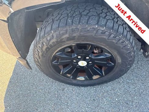 Used 2016 Chevrolet Colorado LT w/ LT Convenience Package RWD image 18