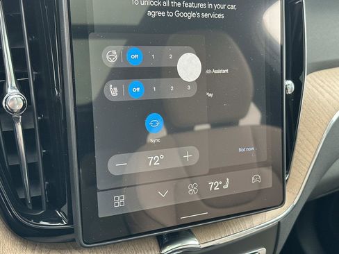 New 2026 Volvo XC60 B5 Core w/ Climate Package image 25