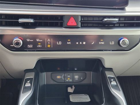 New 2026 Kia Sorento S w/ S Panoramic Sunroof Package image 14