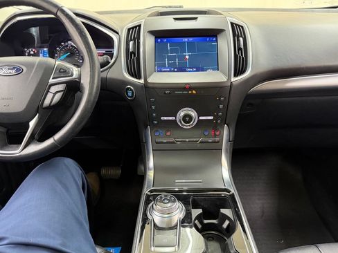 Used 2020 Ford Edge Titanium w/ Equipment Group 301A AWD/4WD image 28