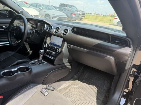 Used 2021 Ford Mustang GT Premium w/ Equipment Group 401A RWD image 23