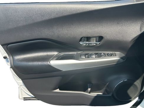 Used 2020 Nissan Kicks SR w/ SR Premium Package FWD image 17