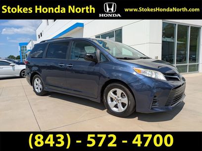 Used 2020 Toyota Sienna LE w/ LE Preferred Package