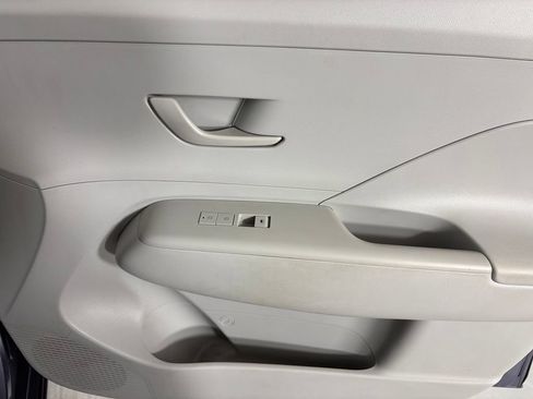 Used 2024 Hyundai Kona SE FWD image 12