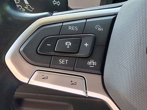 Used 2020 Volkswagen Atlas Cross Sport SE FWD image 21