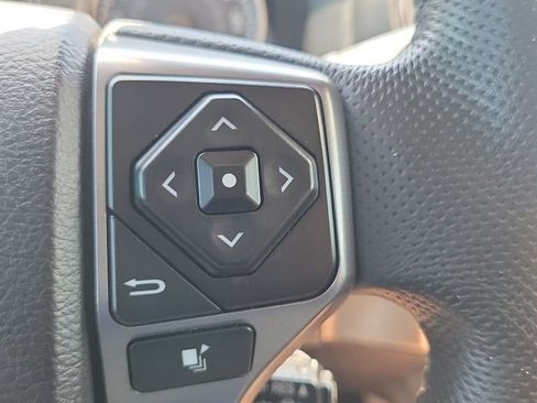 Certified 2021 Toyota Tacoma SR5 AWD/4WD image 20