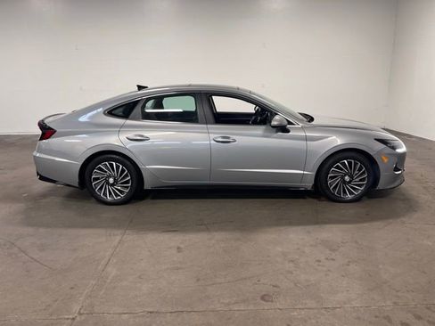 Used 2023 Hyundai Sonata Limited image 2