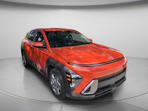 Used 2024 Hyundai Kona SE FWD image 4
