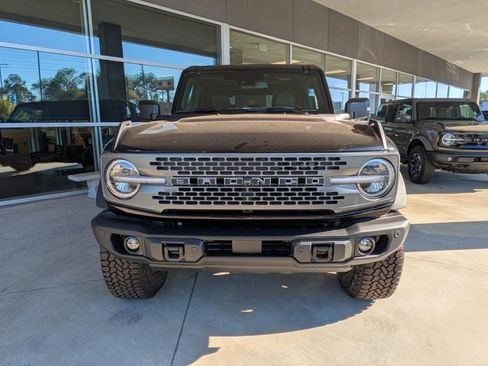 New 2025 Ford Bronco Badlands image 9