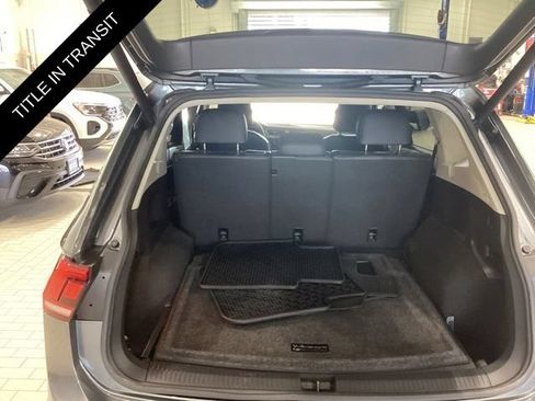 Used 2020 Volkswagen Tiguan SEL AWD/4WD image 16
