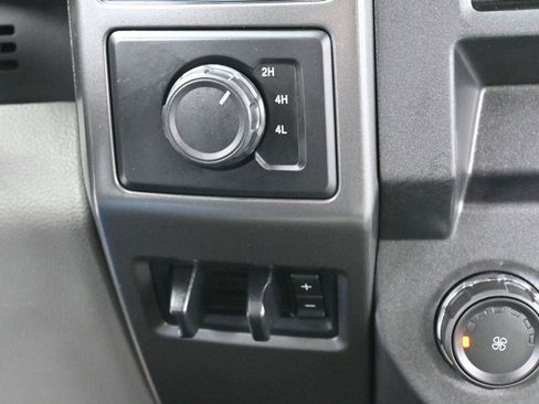 Used 2018 Ford F250 XLT AWD/4WD image 23