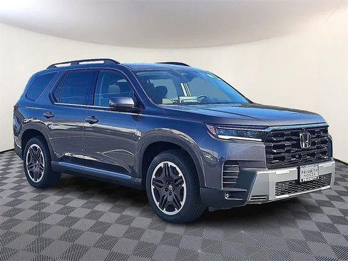 New 2026 Honda Pilot Touring image 2