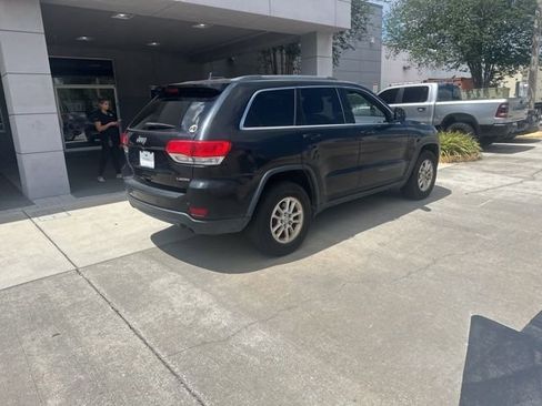 Used 2019 Jeep Grand Cherokee Laredo image 4