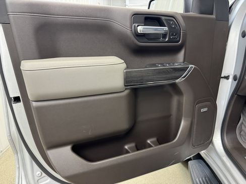 Used 2021 Chevrolet Silverado 1500 LTZ w/ LTZ Premium Package image 9