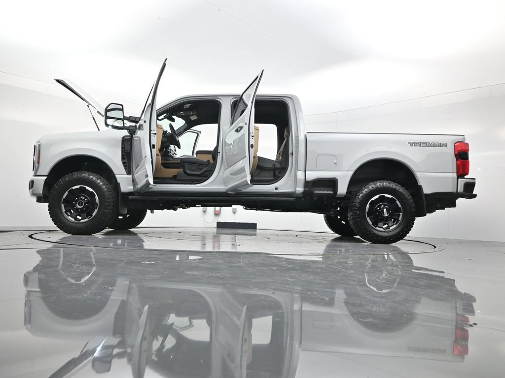 Used 2026 Ford F250 Lariat w/ Tremor Off-Road Package AWD/4WD image 60