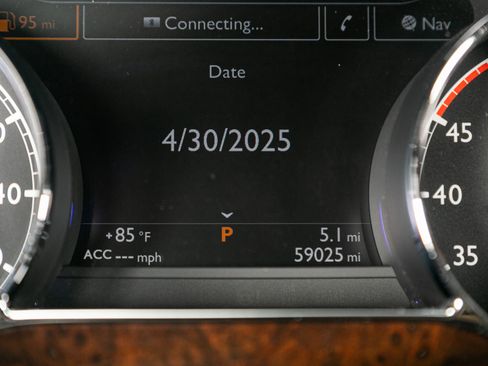 Used 2013 Bentley Mulsanne w/ Premiere Specification Pkg image 52