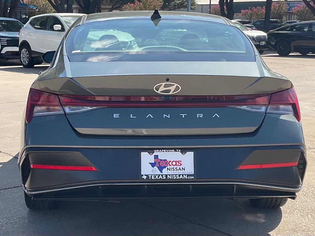 Used 2025 Hyundai Elantra SEL FWD image 5