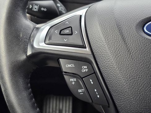 Used 2020 Ford Fusion SEL image 12