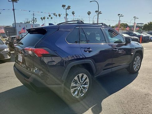 Used 2023 Toyota RAV4 XLE Premium image 7