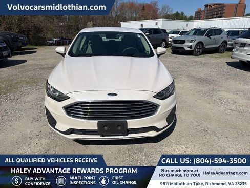 Used 2019 Ford Fusion SE image 1