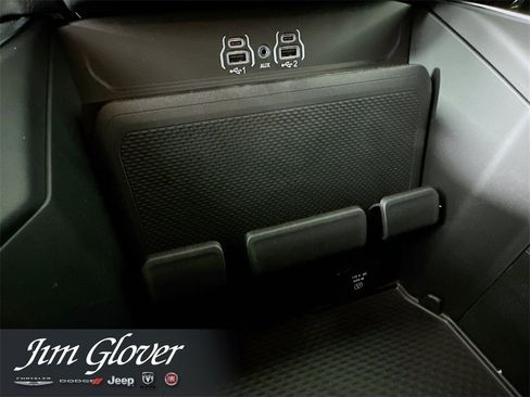 New 2026 RAM 1500 4x4 Crew Cab image 37