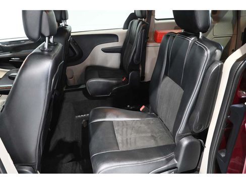 Used 2020 Dodge Grand Caravan SXT FWD image 26