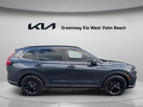 Used 2025 Honda CR-V Sport image 9