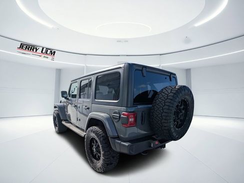Used 2020 Jeep Wrangler Unlimited Sahara image 5