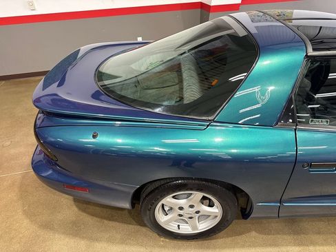 Used 1997 Pontiac Firebird Formula w/ Opt Pkg RWD image 31