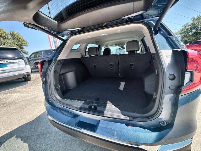 Used 2024 GMC Terrain SLT AWD/4WD image 25