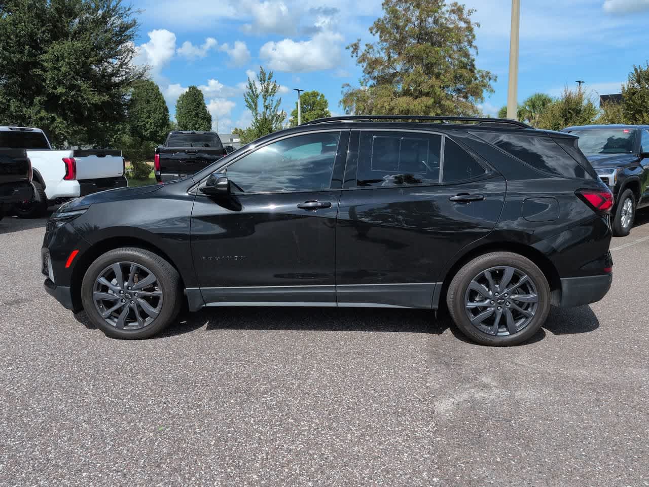 Used 2024 Chevrolet Equinox RS AWD/4WD image 3
