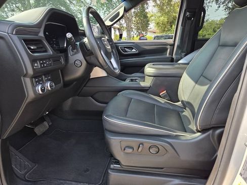 Used 2022 GMC Yukon SLT w/ SLT Premium Package AWD/4WD image 11