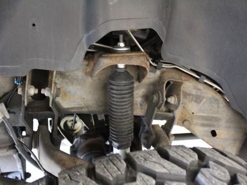 Used 2005 GMC Sierra 2500 SLT w/ Heavy-Duty Power Package image 23