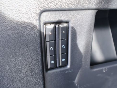 Used 2022 Ford Expedition Limited image 10