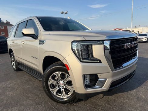 Used 2022 GMC Yukon SLE AWD/4WD image 2