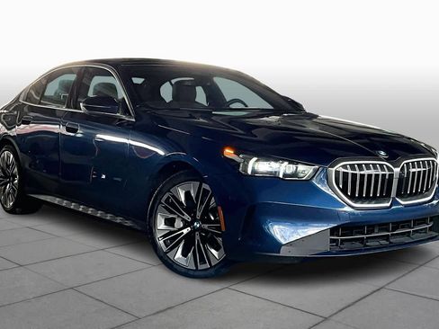 Used 2024 BMW 530i image 2