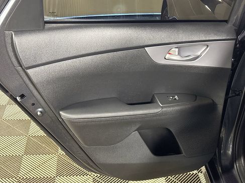 Certified 2022 Kia Forte LXS FWD image 18