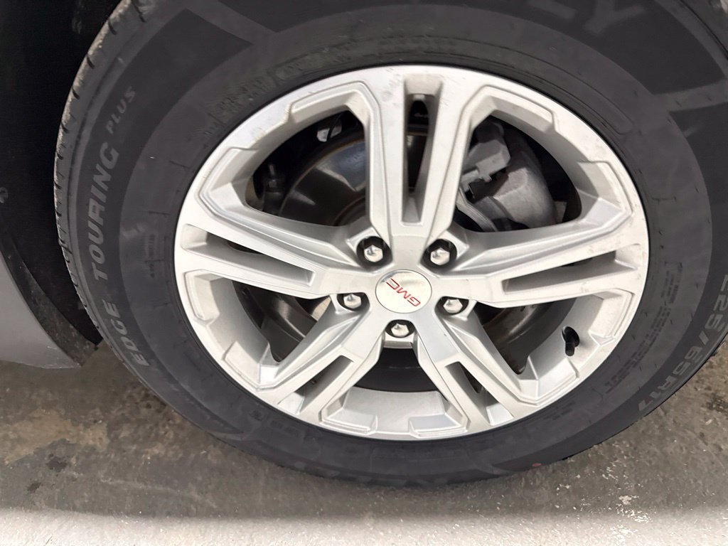 Used 2024 GMC Terrain SLE FWD image 44