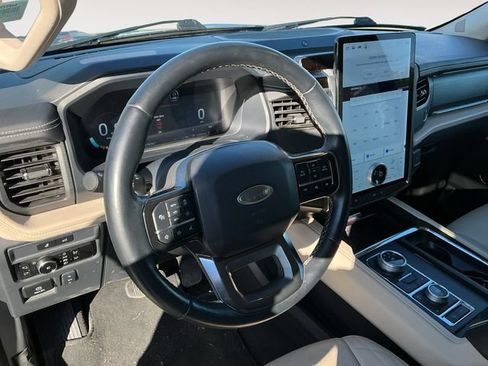 Used 2024 Ford Expedition Max Platinum AWD/4WD image 9