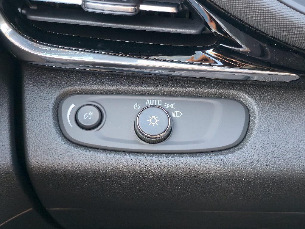 New 2026 Buick Envista Sport Touring w/ Convenience I Package FWD image 18