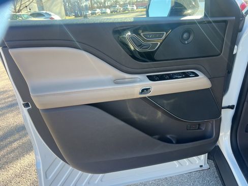 Used 2020 Lincoln Aviator Reserve w/ Equipment Group 201A image 10