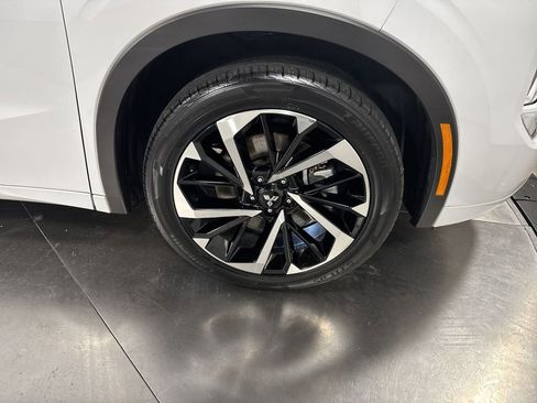 Used 2023 Mitsubishi Outlander SEL image 14