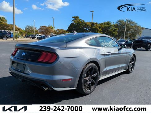 Used 2021 Ford Mustang Premium image 5