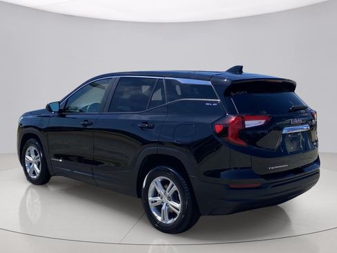 Used 2024 GMC Terrain SLE FWD image 4