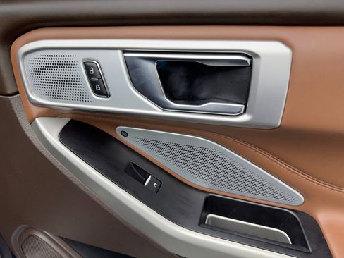 Used 2021 Ford Explorer King Ranch w/ Premium Technology Package image 52