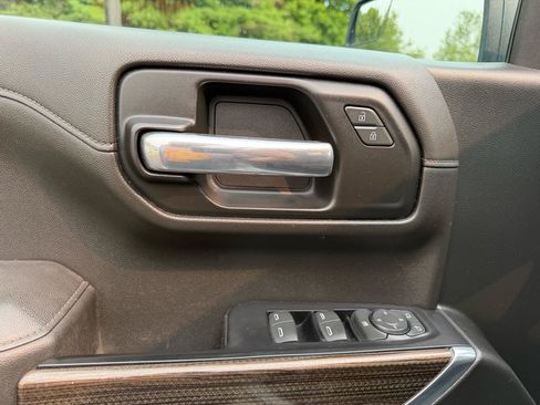 Used 2019 Chevrolet Silverado 1500 LT AWD/4WD image 18