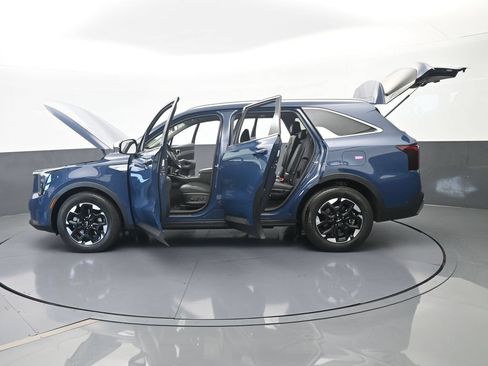 Used 2025 Kia Sorento S w/ Panoramic Sunroof Package FWD image 71