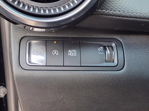Used 2025 Chevrolet Equinox LT FWD image 11