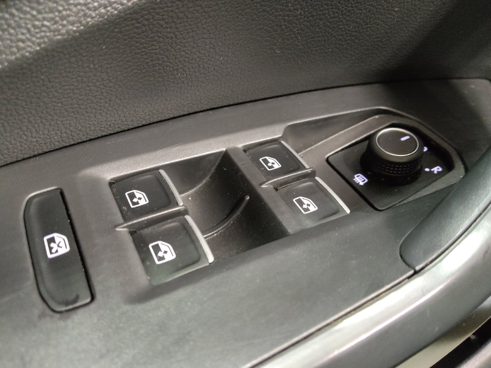 Used 2025 Volkswagen Jetta SE FWD image 27
